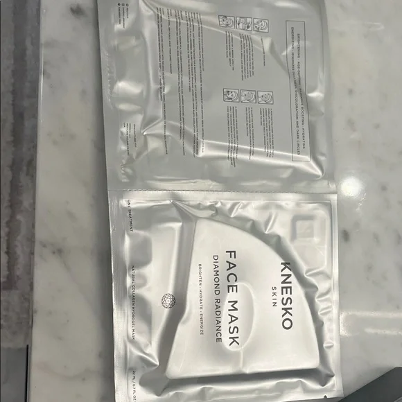 Knesko Diamond Radiance Face Mask Set - Picture 4 of 9